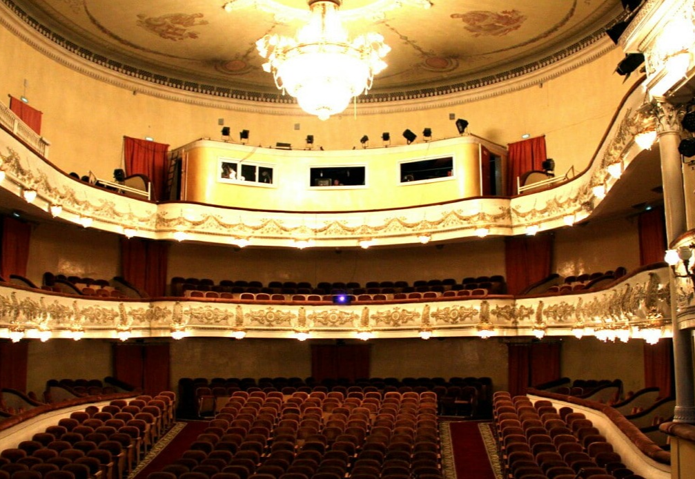 Крымский академический русский драматический театр им. М. Горького