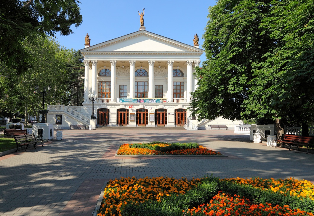 Севастопольский академический русский драматический театр им. А.В. Луначарского