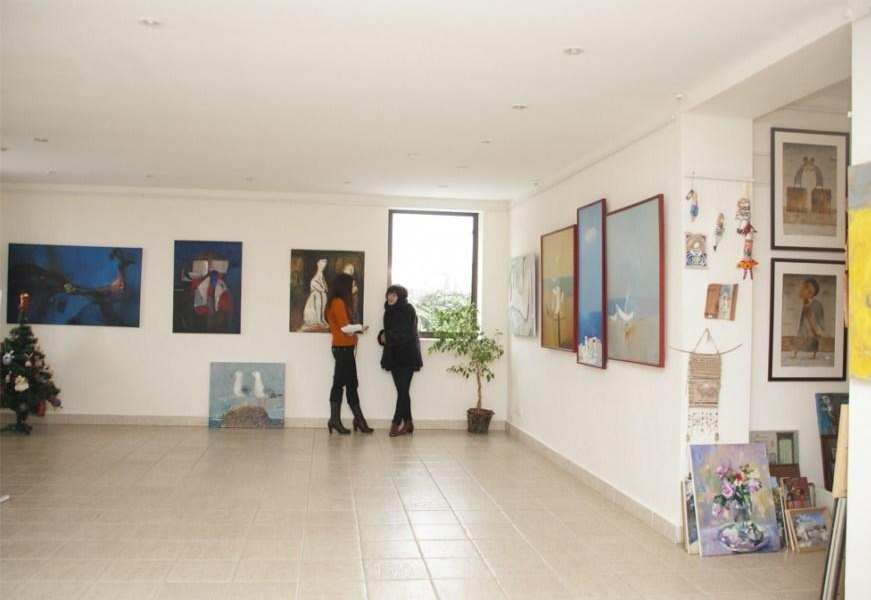 Галерея "Зеленая Пирамида"