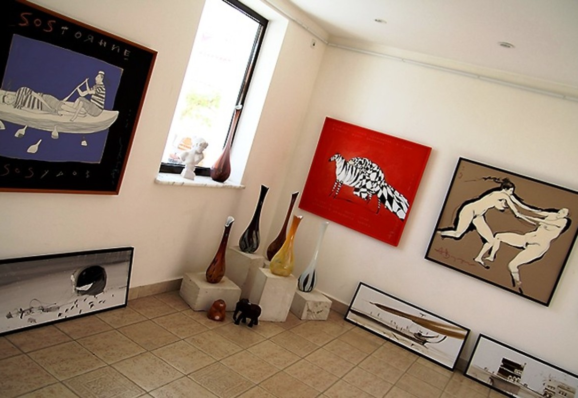 Галерея "Зеленая Пирамида"