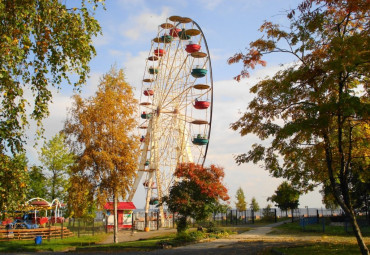 Парк аттракционов на Онежской набережной