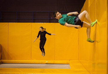 Батутный центр "Невесомость"