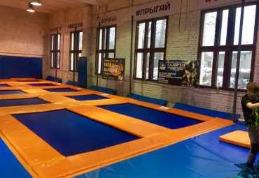 Спортивно-развлекательный клуб "Батутник"