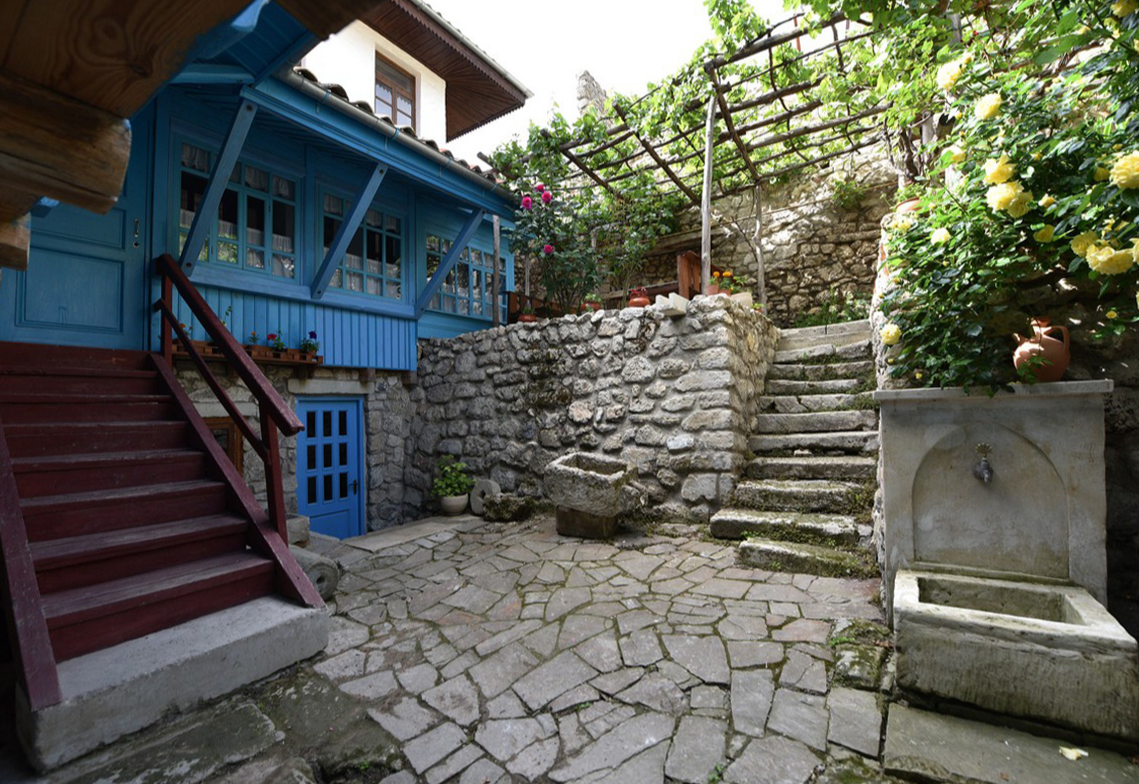 Крымскотатарский этнографический центр “Dervish Evi"