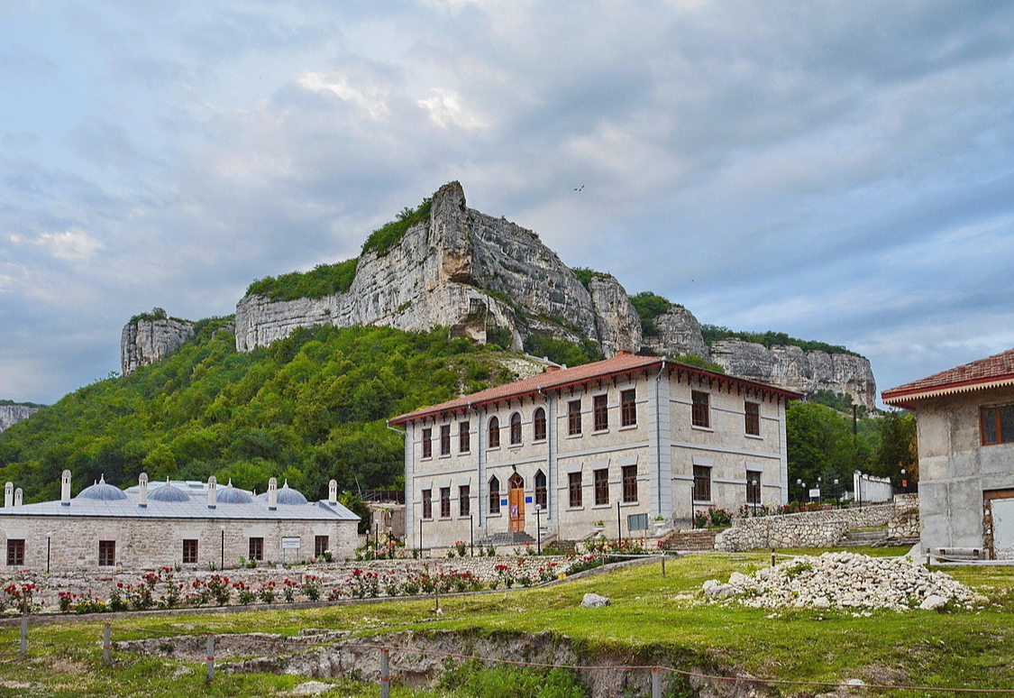 Крымский исторический музей Ларишес