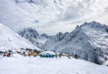 Горнолыжный курорт "Домбай"