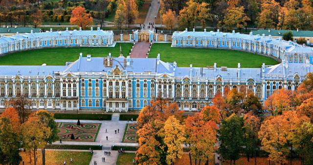 ЭКСКУРСИЯ В ПУШКИН (ЦАРСКОЕ СЕЛО). ЕКАТЕРИНИНСКИЙ ДВОРЕЦ, ПАРК, ЯНТАРНАЯ КОМНАТА