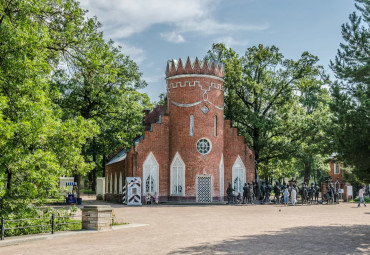 Классический Петербург, тур на 5 дней. Санкт-Петербург - Кронштадт - Петергоф - Стрельна - Гатчина.