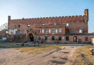 На самом Западе России. Калининград-Куршская Коса-Янтарный-Светлогорск-кирха Арнау-замок Вальдау-замок Шаакен-замок Несеельбек