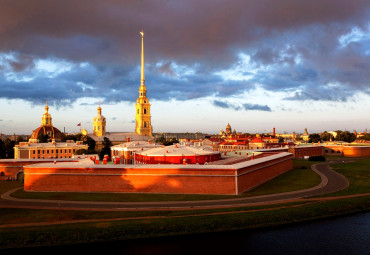 Жемчужины Северной Венеции. Москва - Санкт-Петербург - Царское Село (Пушкин) - Кронштадт - Петергоф– Петропавловская крепость