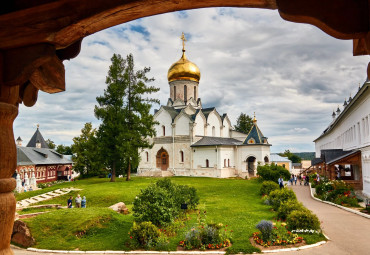 На землях звенигородского чудотворца. Москва - Николо-Урюпино (Храм Николая Чудотворца) - Звенигород - Саввино-Сторожевский монастырь