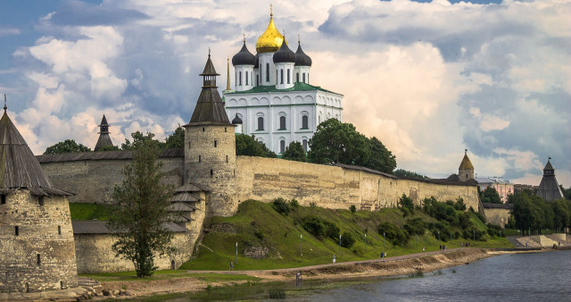 Скрытые уголки Псковской области на Ласточке: Санкт-Петербург – Псков – Пушкинские горы – Изборск