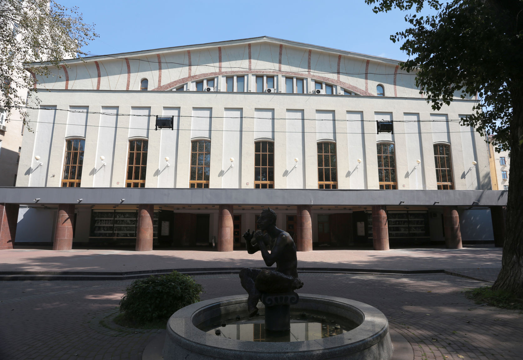 Театр Имени-Моссовета