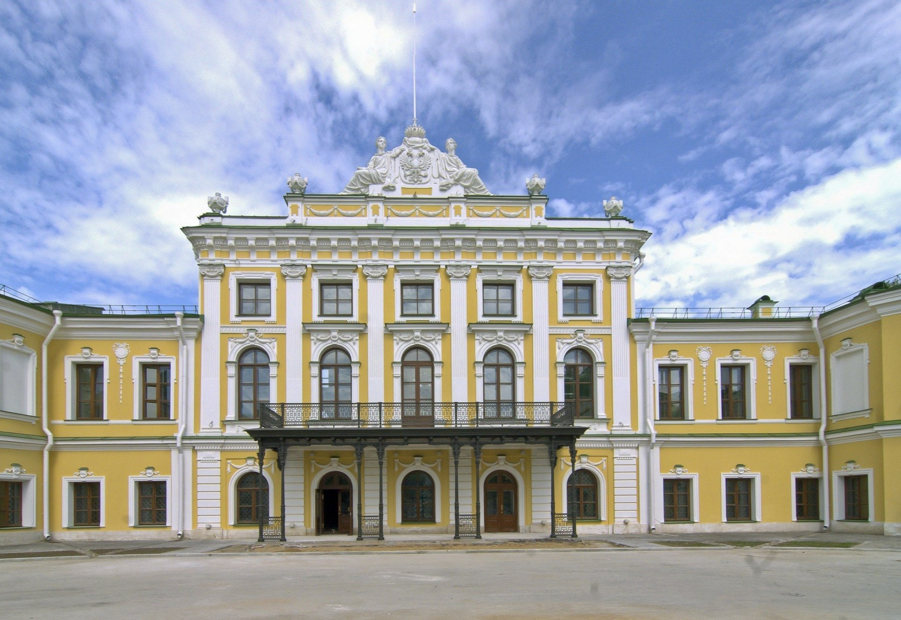 Тверская областная картинная галерея в Тверском императорском дворце