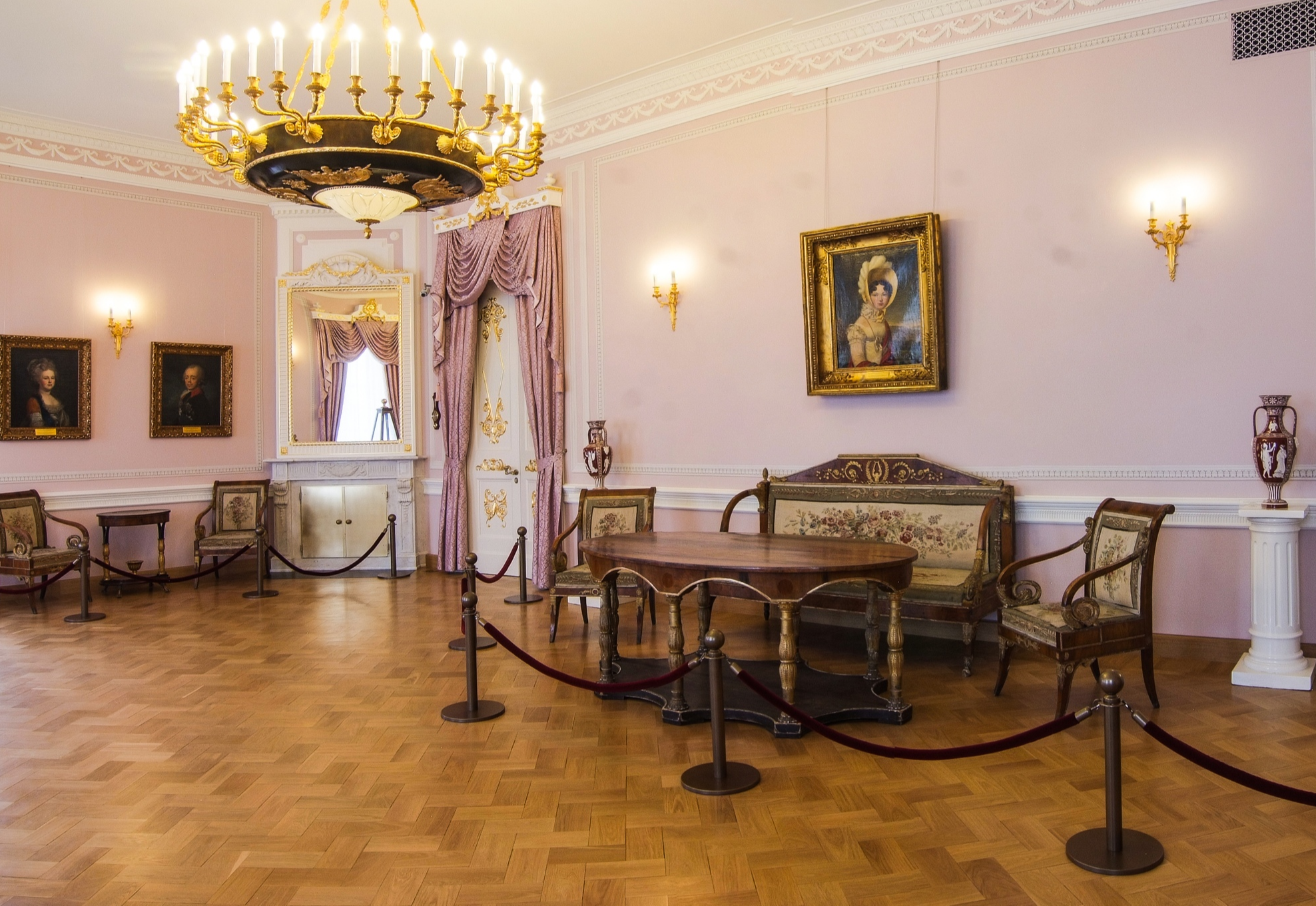 Тверская областная картинная галерея в Тверском императорском дворце