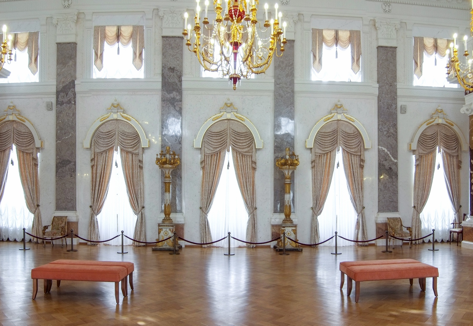 Тверская областная картинная галерея в Тверском императорском дворце