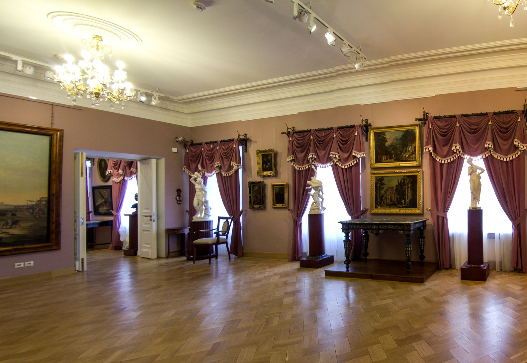 Тверская областная картинная галерея в Тверском императорском дворце