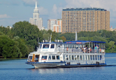 Круиз в царское село к храму Белый лебедь. Москва