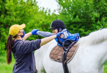 Конный двор "Вязки"