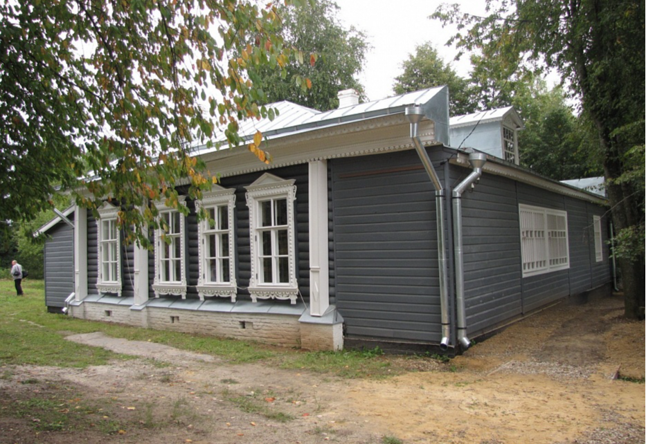 Мемориальная чеховская школа, с. Новоселки