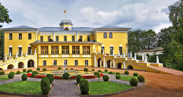Губернаторский дом