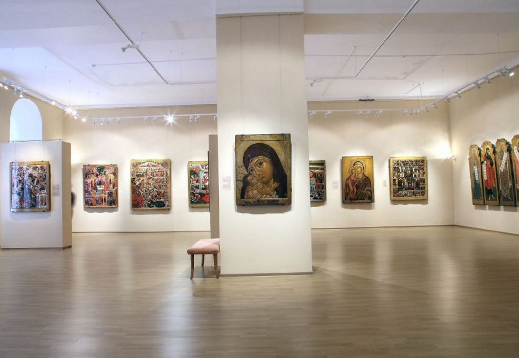 Митрополичьи палаты