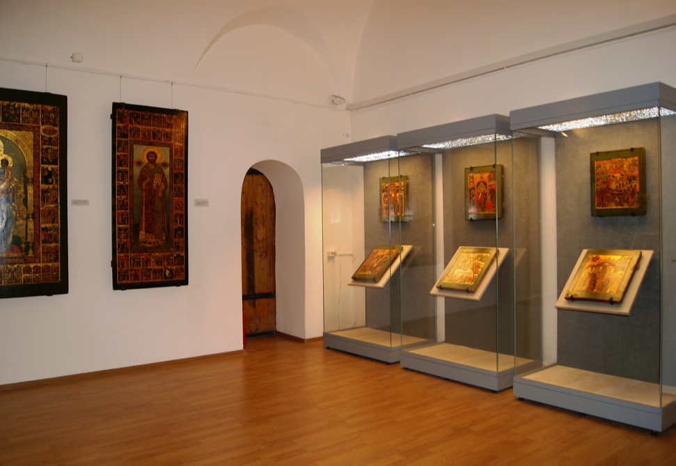 Митрополичьи палаты