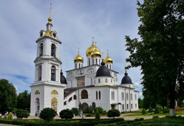 Дмитров - центр удельного княжества и город воинской славы. Москва - Дмитров - Яхрома.