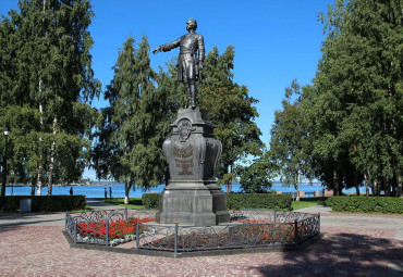 "Святой карельский треугольник". Петрозаводск - Кижи - Валаам - Соловки - горный парк «Рускеала» - заповедник Кивач - Сортавала - Повенец - Кемь.