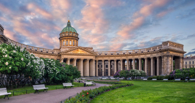 ПЕРВОМАЙ В ПЕТЕРБУРГЕ. Петергоф - Новая Голландия.