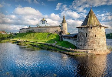 "Великий Новгород – Псков". Изборск – Печоры – Пушкинские горы.