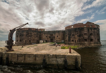 Экскурсия «Морская прогулка по маякам Кронштадта». Санкт-Петербург - Кронштадт