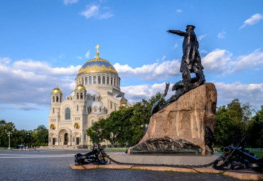 Вечный град Петра. Санкт-Петербург - Петергоф - Кронштадт.