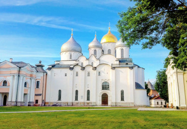 Незнакомый Петербург (стандарт). Санкт-Петербург - Великий Новгород - Павловск -  Петергоф - Выборг