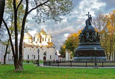 Серебряное ожерелье России. Санкт-Петербург - Петергоф - Великий Новгород.