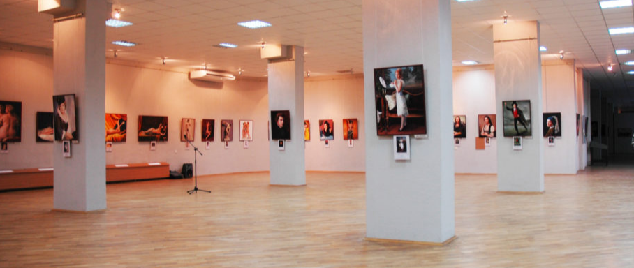 Выставочный зал изобразительных искусств