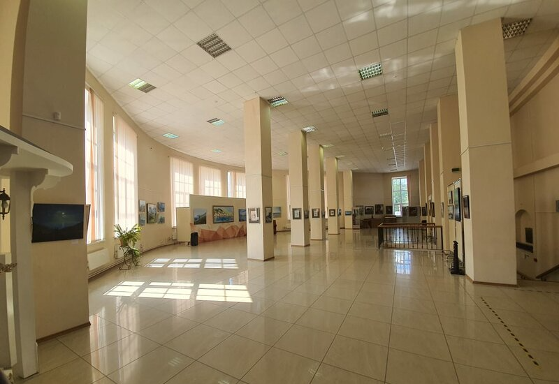 Выставочный зал им. Ю.В. Карапаева