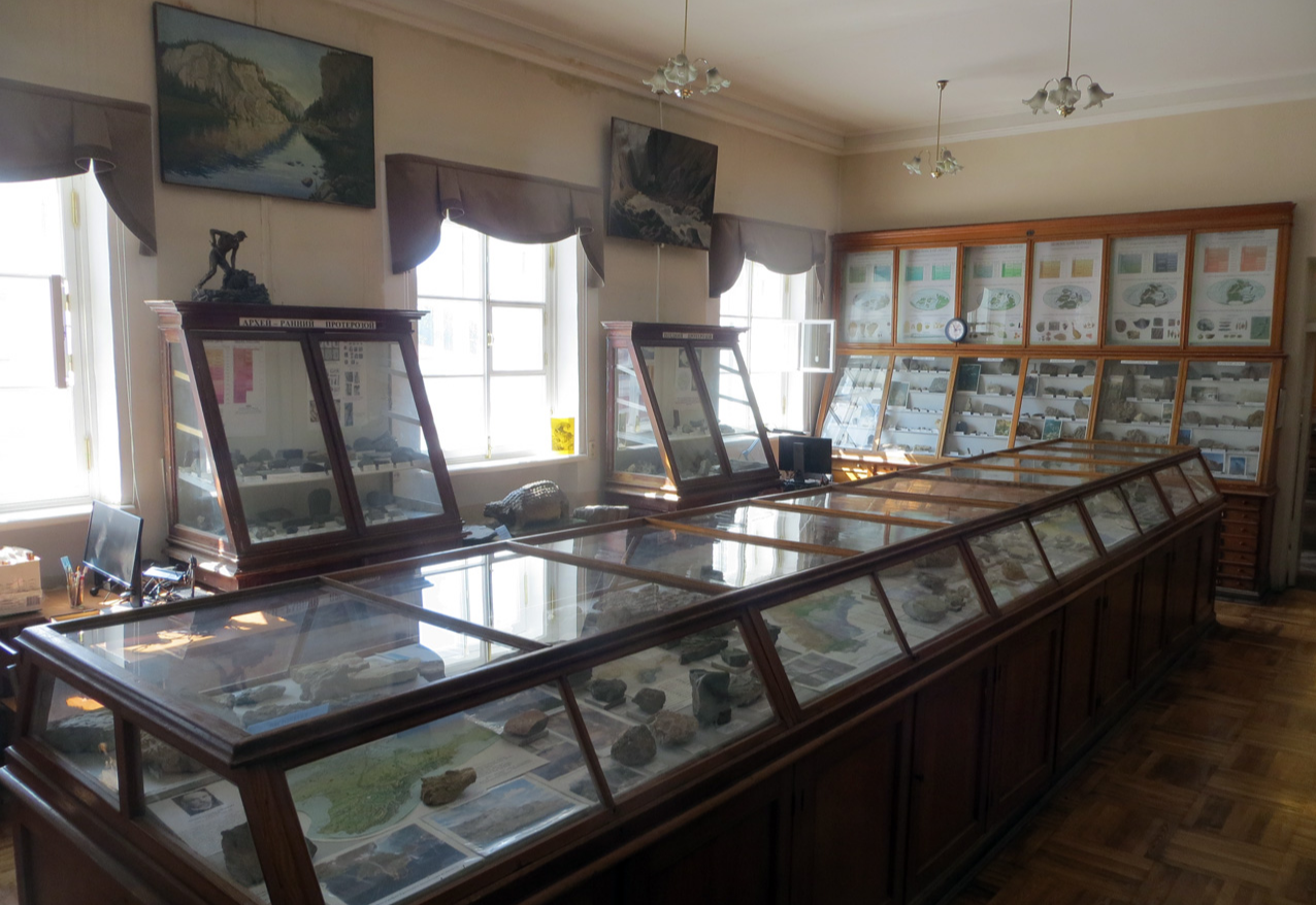 Палеонтолого-стратиграфический музей