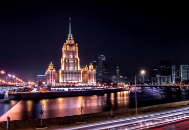 Покажите нам Москву, москвичи.