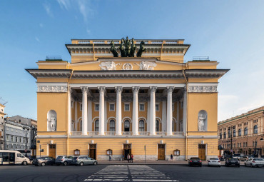 Петербург театральный.