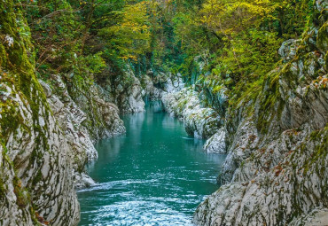 Трекинг Агурские водопады и Орлиные скалы. Сочи.