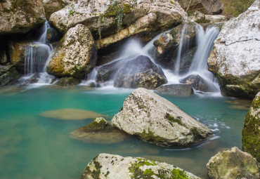 Трекинг Агурские водопады и Орлиные скалы. Сочи.