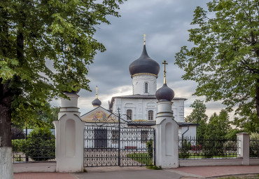 Вдоль реки Волхов. Москва - Вышний Волочек - Старая Русса - Псков - Изборск - Печоры - Пушкинские Горы - Великий Новгород - Москва