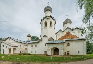 Вдоль реки Волхов. Москва - Вышний Волочек - Старая Русса - Псков - Изборск - Печоры - Пушкинские Горы - Великий Новгород - Москва