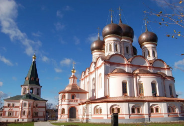 От Волхова до Невы. Москва - Тверь - Торжок - Валдай - Великий Новгород - Санкт-Петербург - Павловск - Кронштадт - Петергоф - Москва