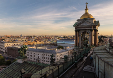 Львы стерегут город. Санкт-Петербург - Петергоф.