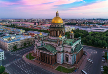 Львы стерегут город. Санкт-Петербург - Петергоф.