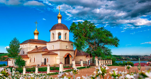 Тур в Казань (авиаперелет входит в стоимость). Санкт-Петербург – Казань - Свияжск - Раифа - Болгар.