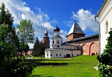 Псков - Великий Новгород. Изборск - Печоры - Пушкинские горы - Москва.