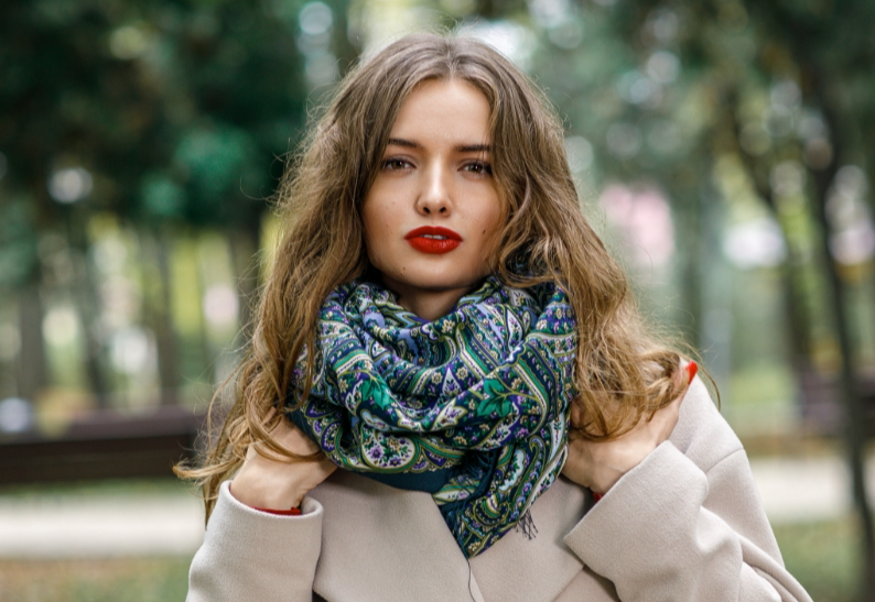 фирменный магазин "Павловопосадские платки" в Угличе